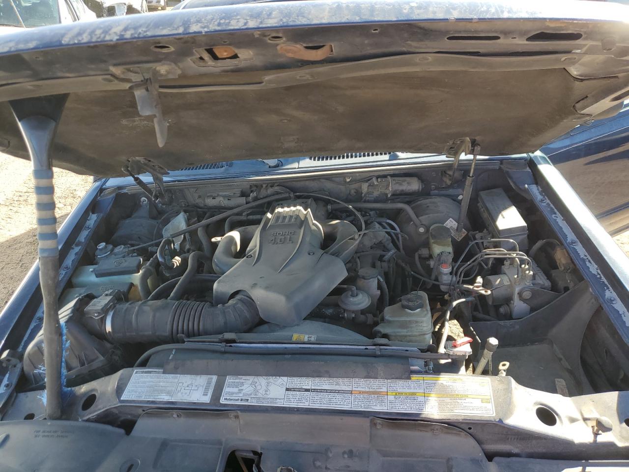 1FMDU74E0YZA69617 2000 Ford Explorer Eddie Bauer