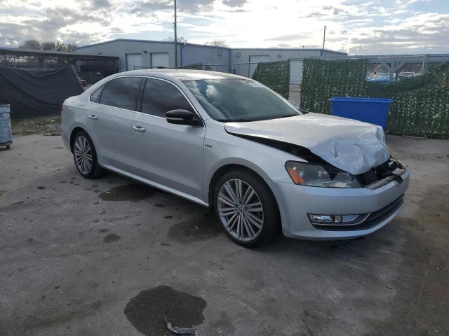 2015 VOLKSWAGEN PASSAT SE 1VWBT7A39FC065936