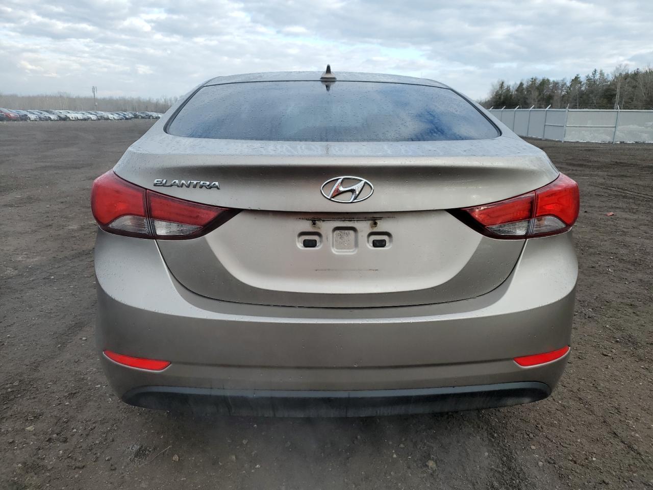 5NPDH4AE6GH751435 2016 Hyundai Elantra Se