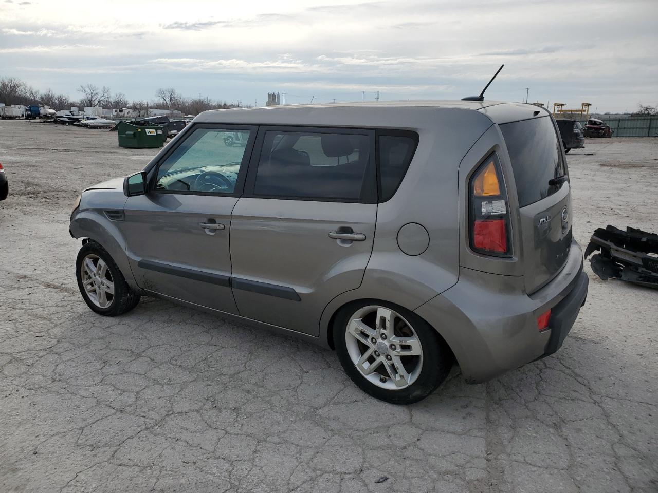 KNDJT2A23B7212280 2011 Kia Soul +