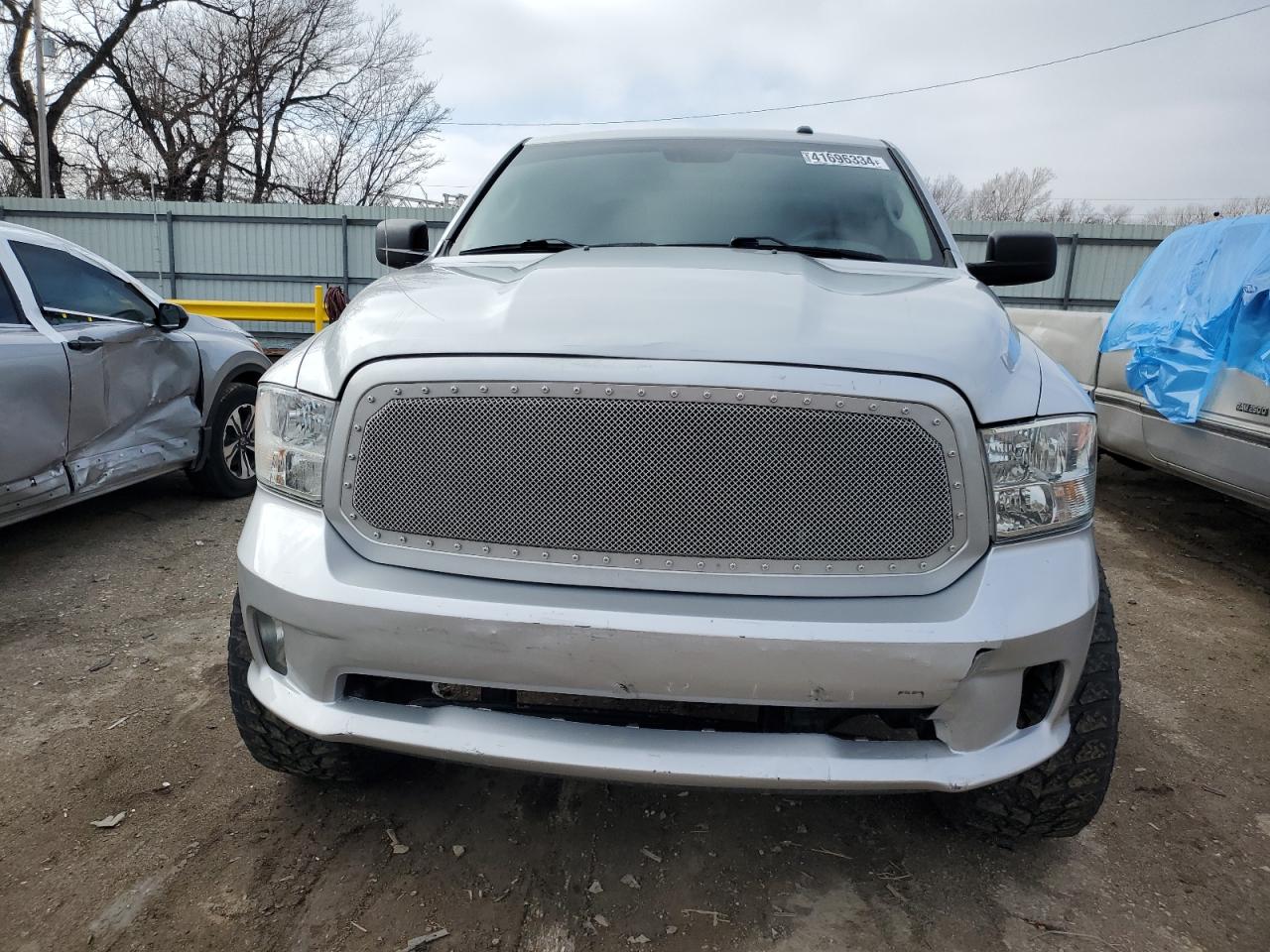 2017 Ram 1500 St vin: 3C6RR6KT9HG753998