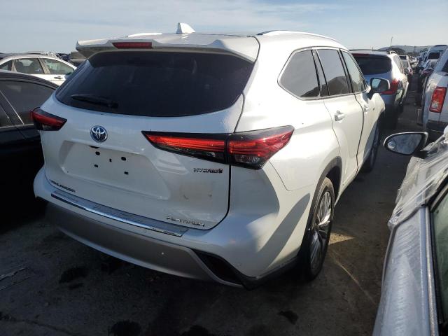 VIN 5TDEBRCH9MS015878 2021 Toyota Highlander, Hybri... no.3