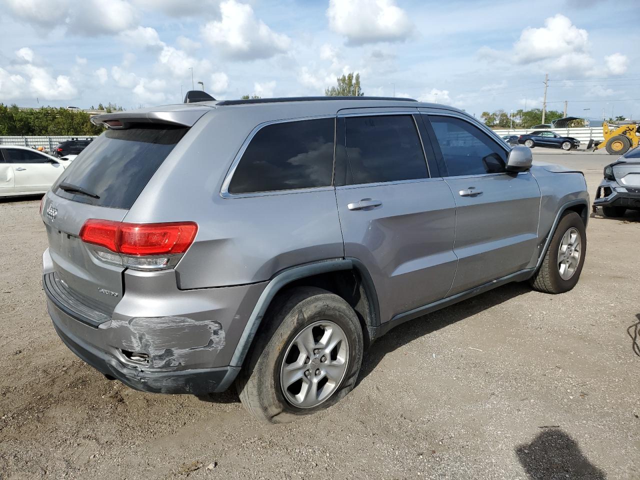 1C4RJEAG2EC557155 2014 Jeep Grand Cherokee Laredo