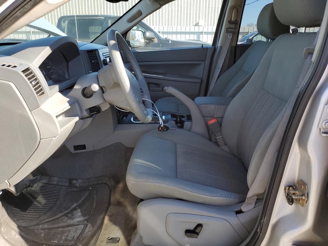 1J4GR48K75C684790 2005 Jeep Grand Cherokee Laredo