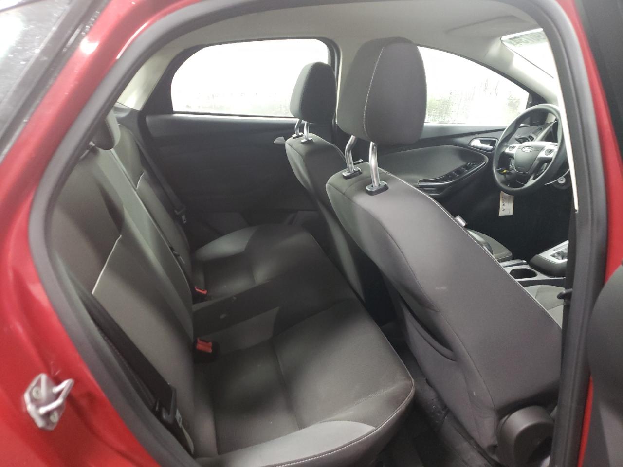 1FAHP3F21CL366650 2012 Ford Focus Se