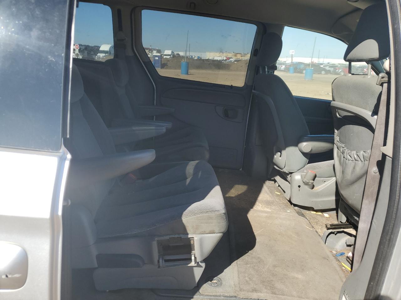 2C4GP44R15R509828 2005 Chrysler Town & Country Lx