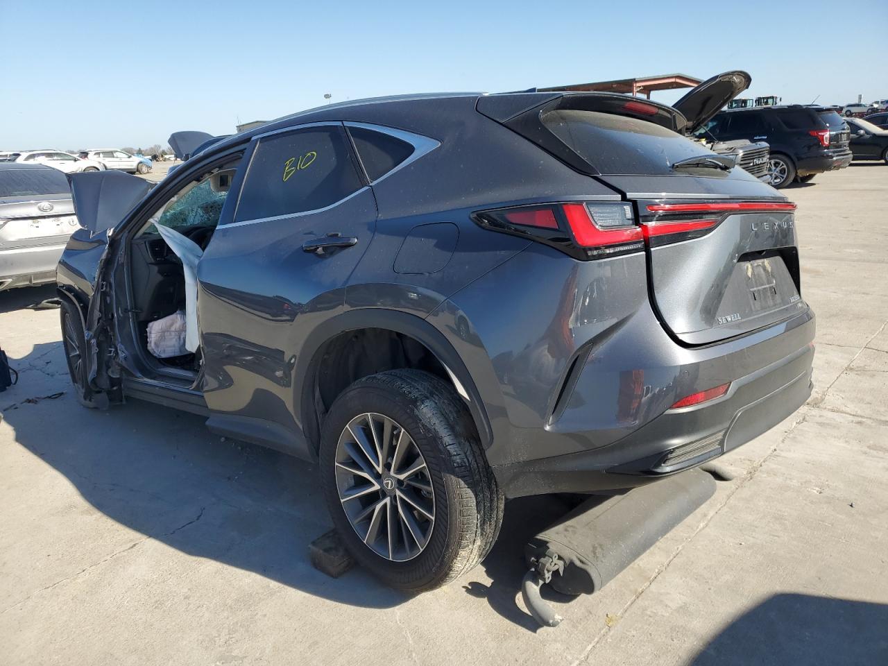 2T2GGCEZ4NC014236 2022 Lexus Nx 350