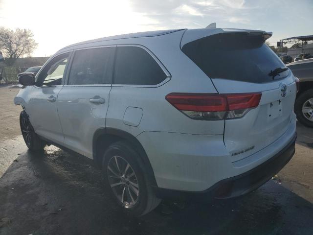 VIN 5TDKZRFH3KS327895 2019 Toyota Highlander, SE no.2