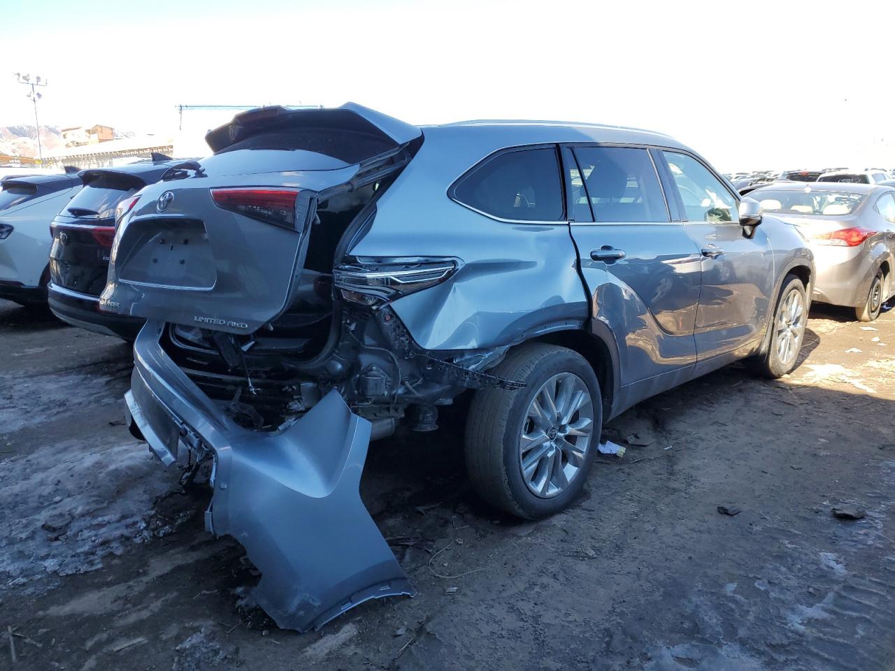 5TDDZRBH2NS206200 2022 Toyota Highlander Limited