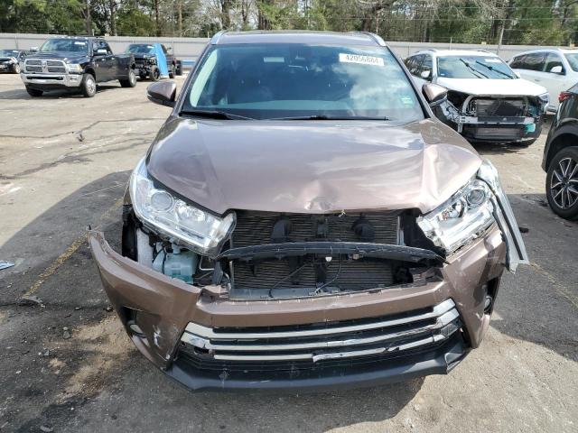 VIN 5TDKZRFH6KS306085 2019 Toyota Highlander, SE no.5