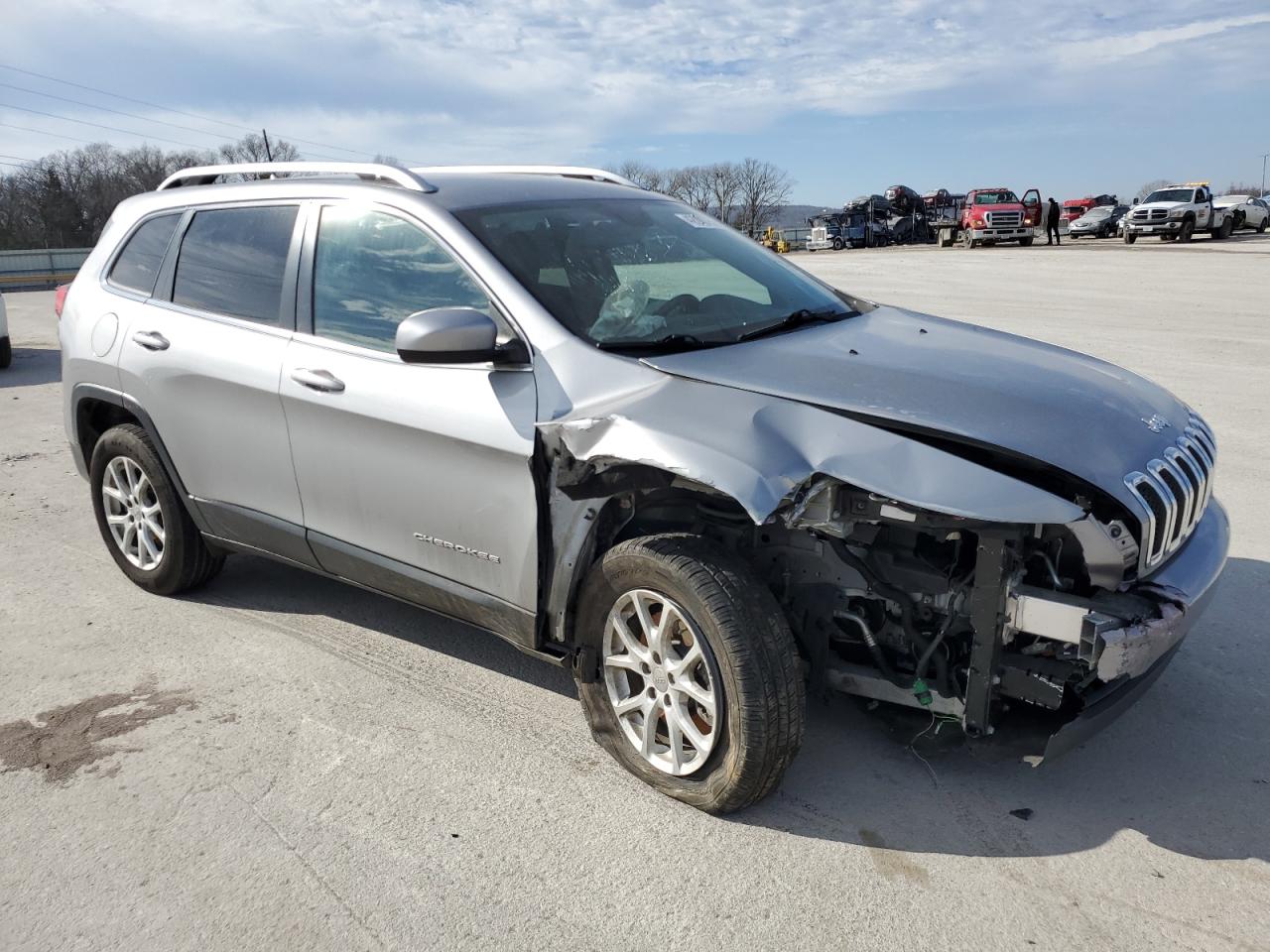 1C4PJLCB0HW607891 2017 Jeep Cherokee Latitude