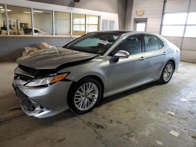Lot #2411891904 2020 TOYOTA CAMRY XLE salvage car