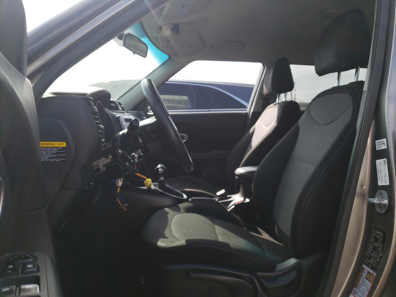 KNDJP3A50J7607701 2018 Kia Soul +