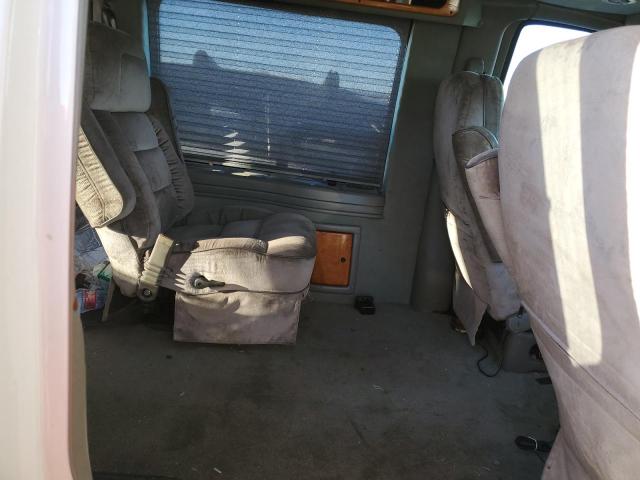 2000 GMC Savana - Image 11