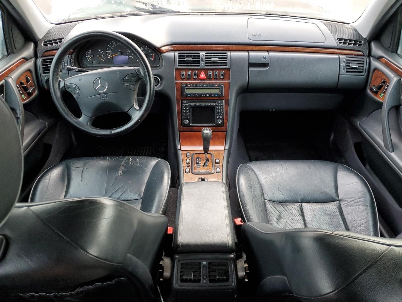 WDBJH82J6YX037119 2000 Mercedes-Benz E 320 4Matic