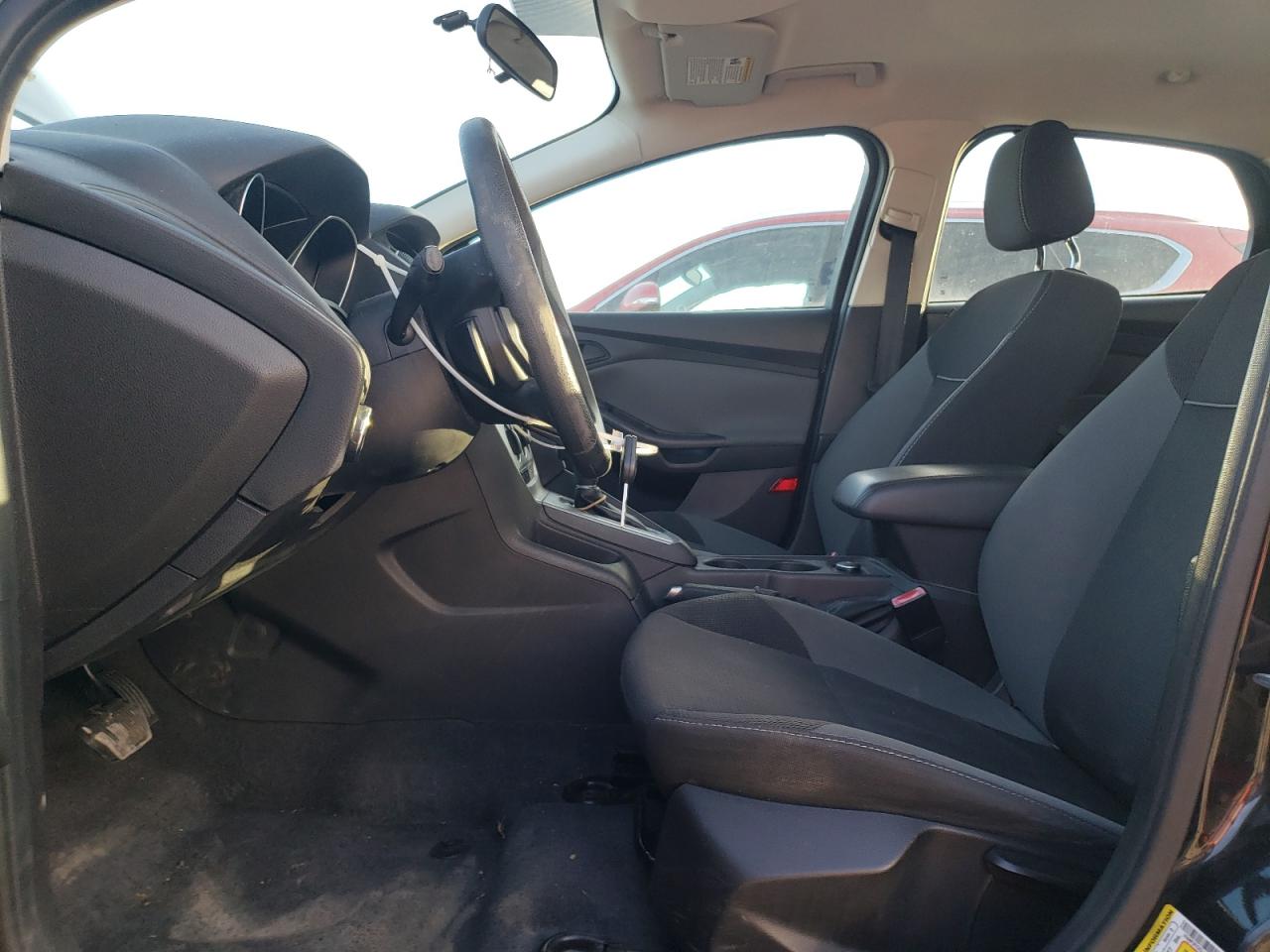 1FAHP3F22CL148586 2012 Ford Focus Se