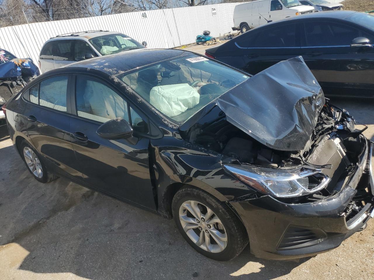 2019 Chevrolet Cruze Ls vin: 1G1BC5SMSK7151465