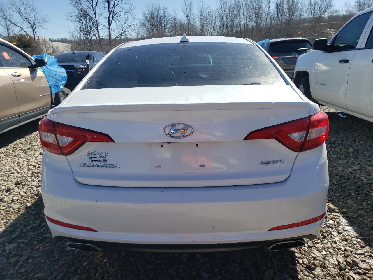 2015 Hyundai Sonata Sport vin: 5NPE34AF8FH110832