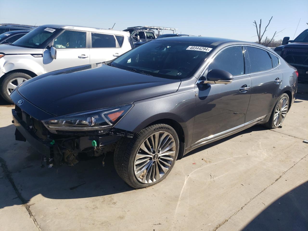 KNALC4J10J5100927 KIA CADENZA LU 2018