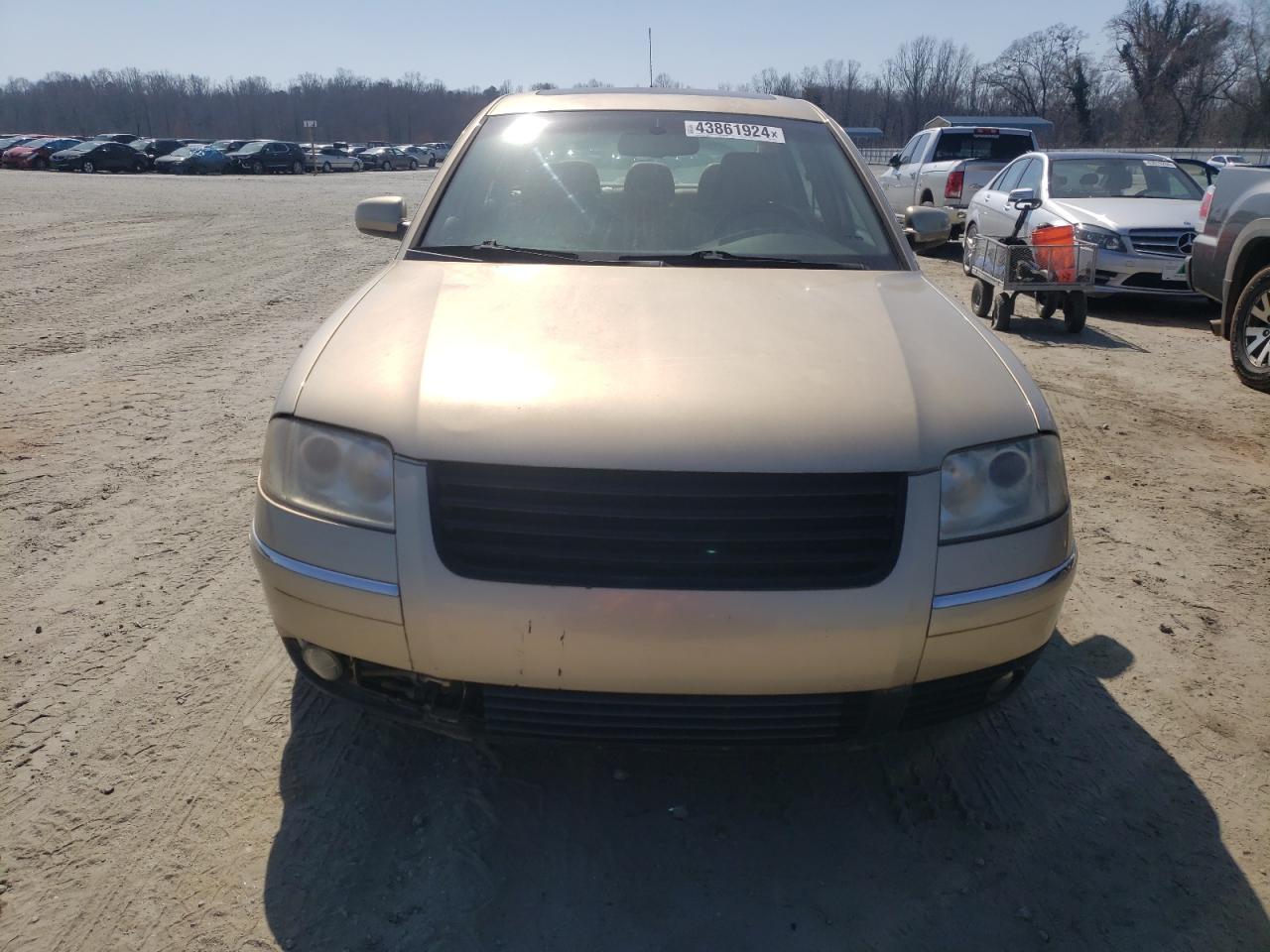 Lot #2574081645 2003 VOLKSWAGEN PASSAT GLX