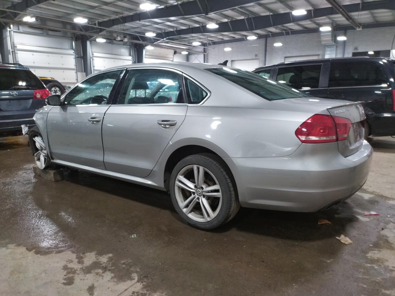 1VWBM7A33DC012840 2013 Volkswagen Passat Se