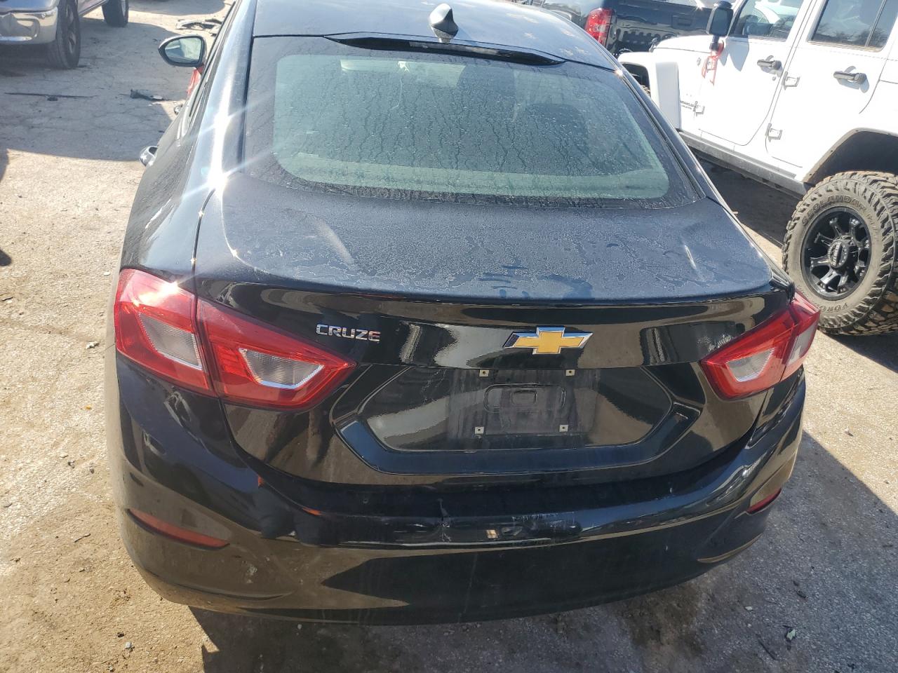 2019 Chevrolet Cruze Ls vin: 1G1BC5SMSK7151465