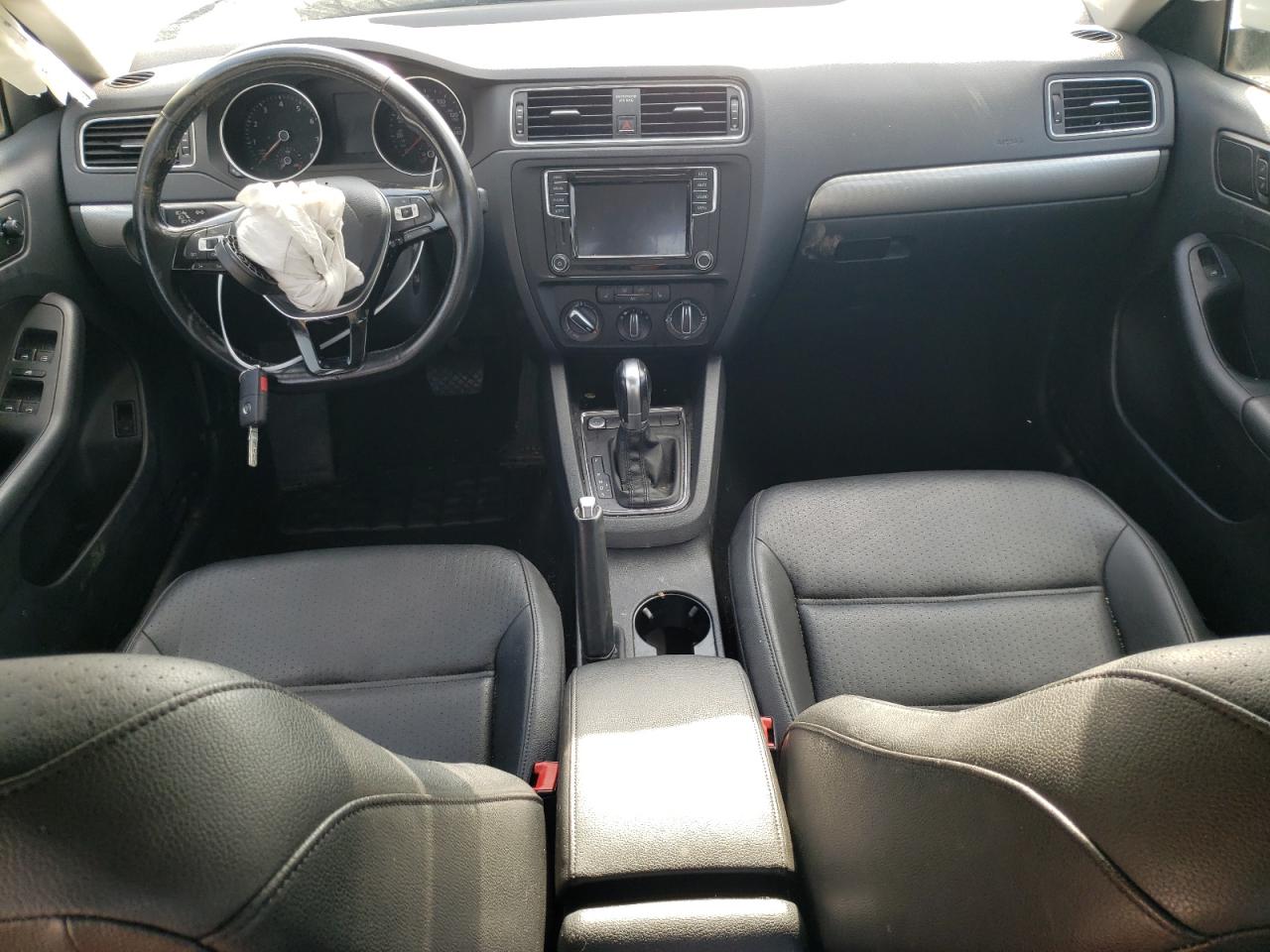 3VWDB7AJ4HM261133 2017 Volkswagen Jetta Se