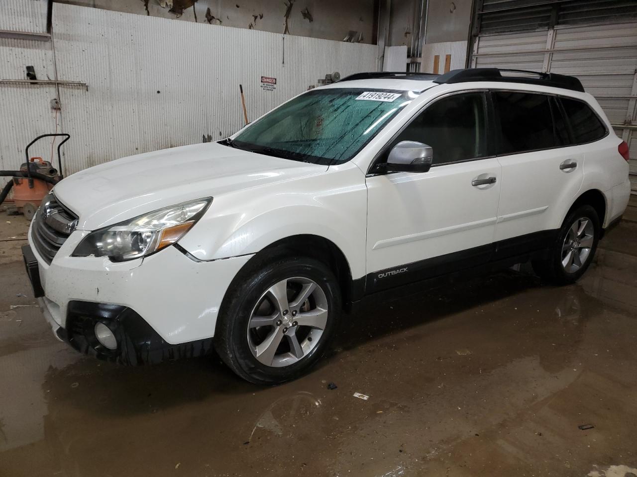 2014 Subaru Outback 2.5I Limited vin: 4S4BRBPC3E3215626