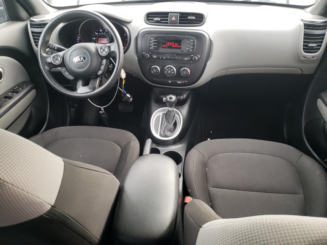 KNDJN2A2XG7303886 2016 Kia Soul