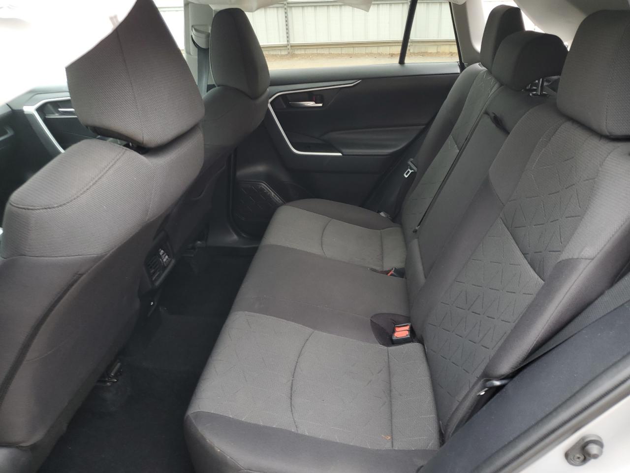 2T3W1RFV9MW120055 2021 Toyota Rav4 Xle