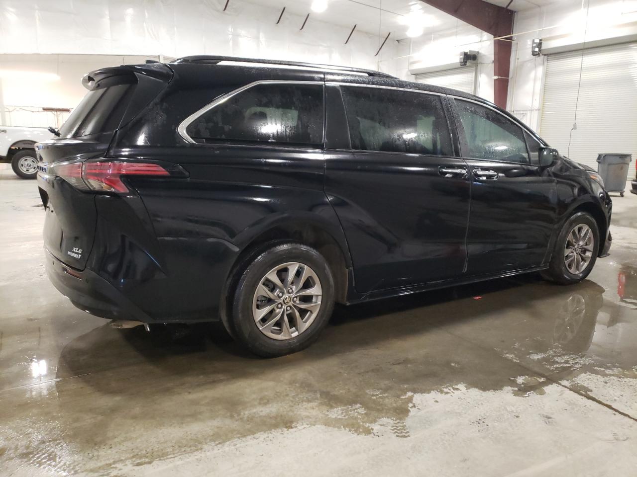 2022 Toyota Sienna Xle vin: 5TDYRKEC5NS121926