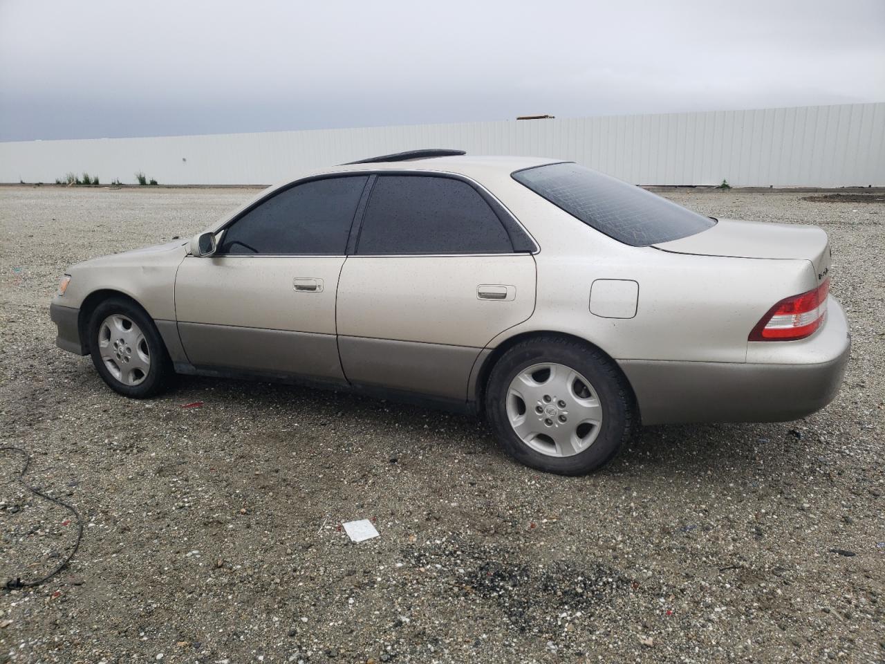 Lot #2978871015 2000 LEXUS ES 300