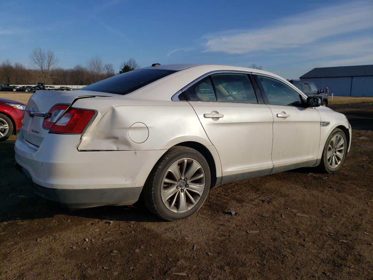 Lot #2363550058 2012 FORD TAURUS LIM