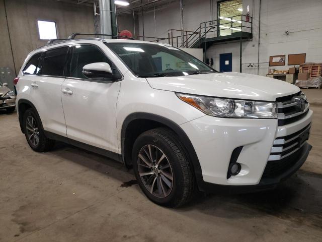 VIN 5TDJZRFH4KS568506 2019 Toyota Highlander, SE no.4