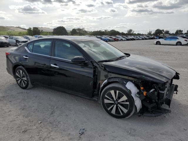 VIN 2C3CCAEG1FH876830 2015 Chrysler 300C no.4