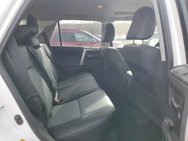 2019 TOYOTA 4RUNNER SR - JTEBU5JR5K5703618