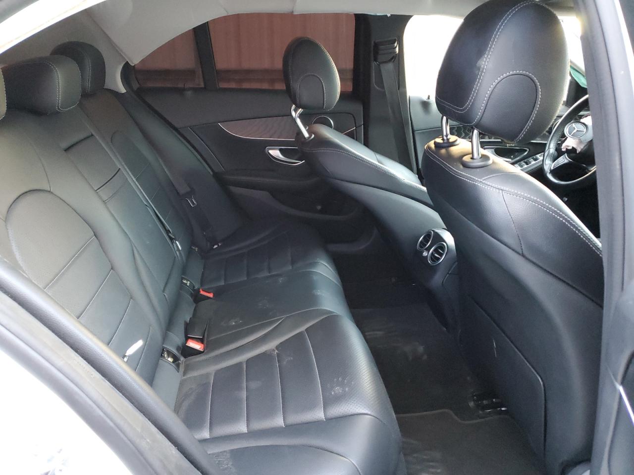 55SWF4JB8HU234057 2017 Mercedes-Benz C 300