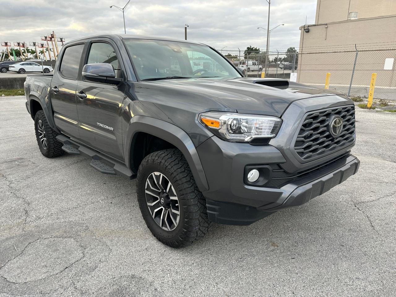 2023 TOYOTA TACOMA DOU  (VIN: 3TMCZ5AN8PM585461)