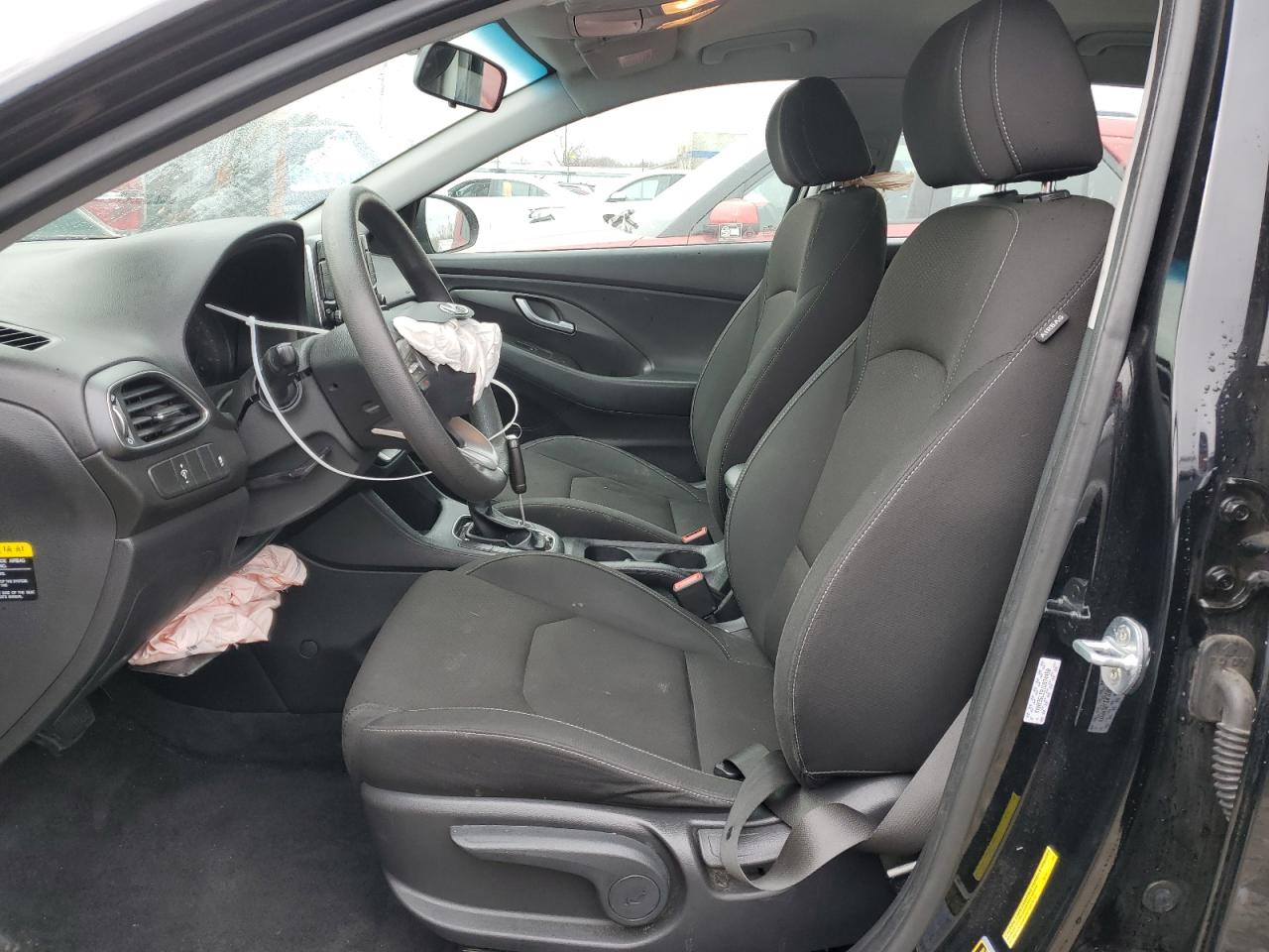 2018 Hyundai Elantra Gt vin: KMHH35LE8JU074450