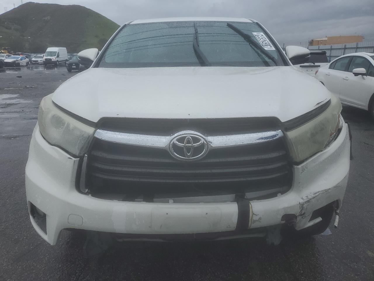 5TDZKRFH6FS103853 2015 Toyota Highlander Le