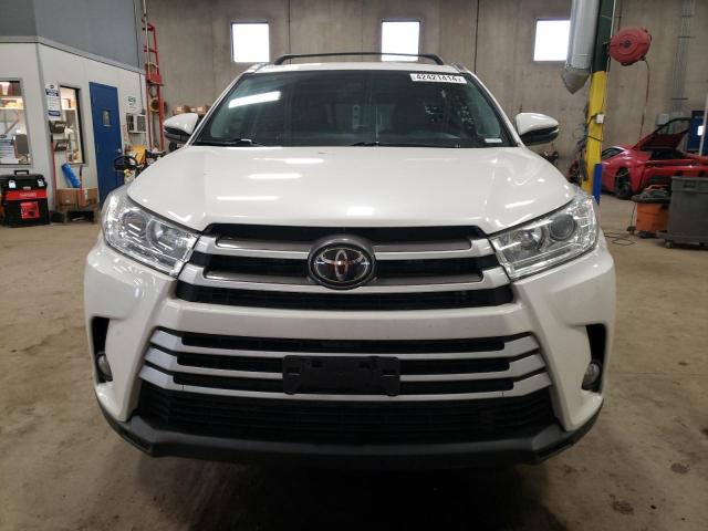 VIN 5TDJZRFH4KS568506 2019 Toyota Highlander, SE no.5