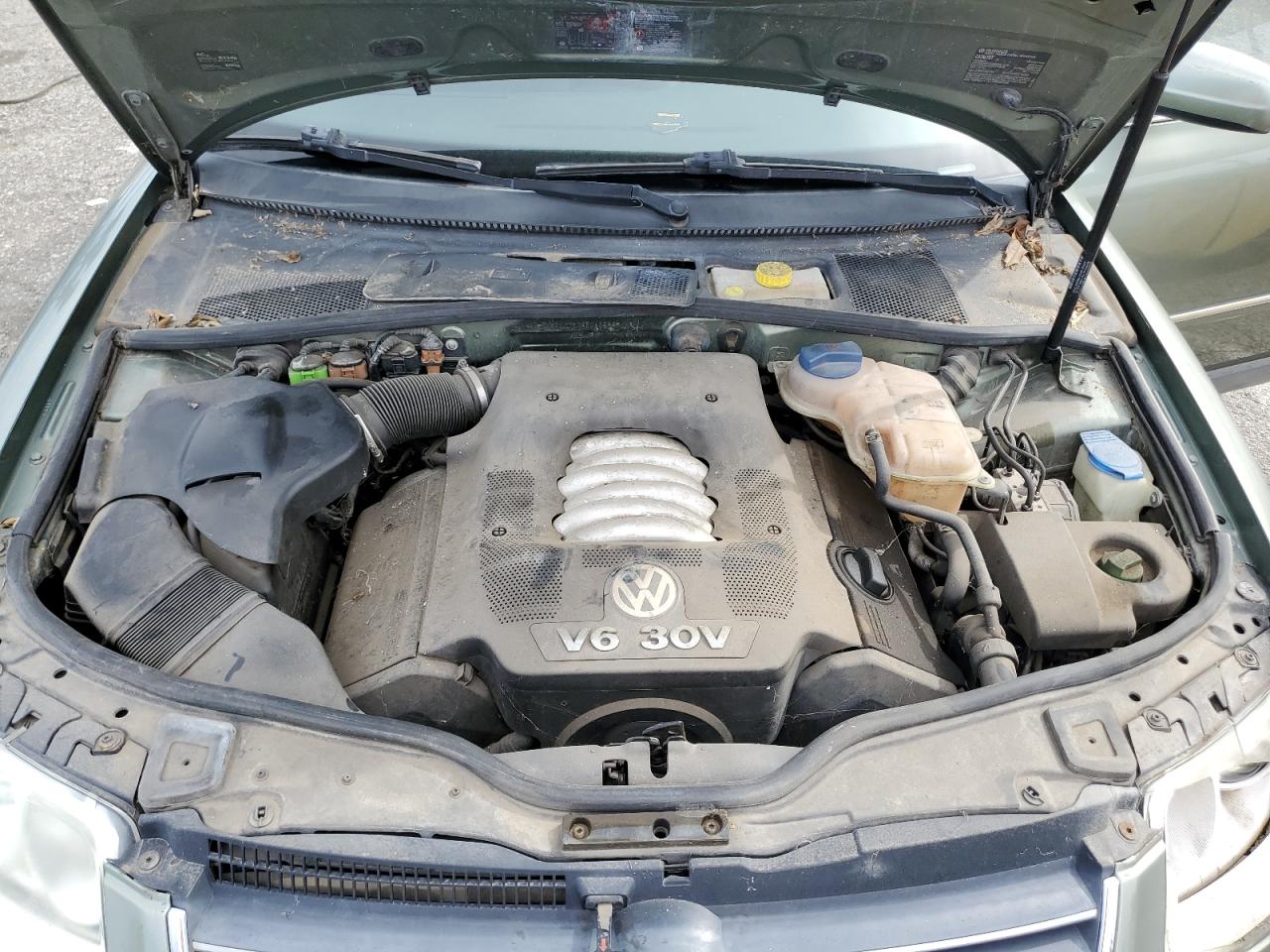 WVWRH63B04P045243 2004 Volkswagen Passat Glx