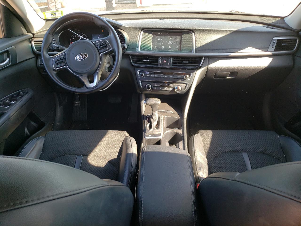 5XXGT4L30JG228566 2018 Kia Optima Lx