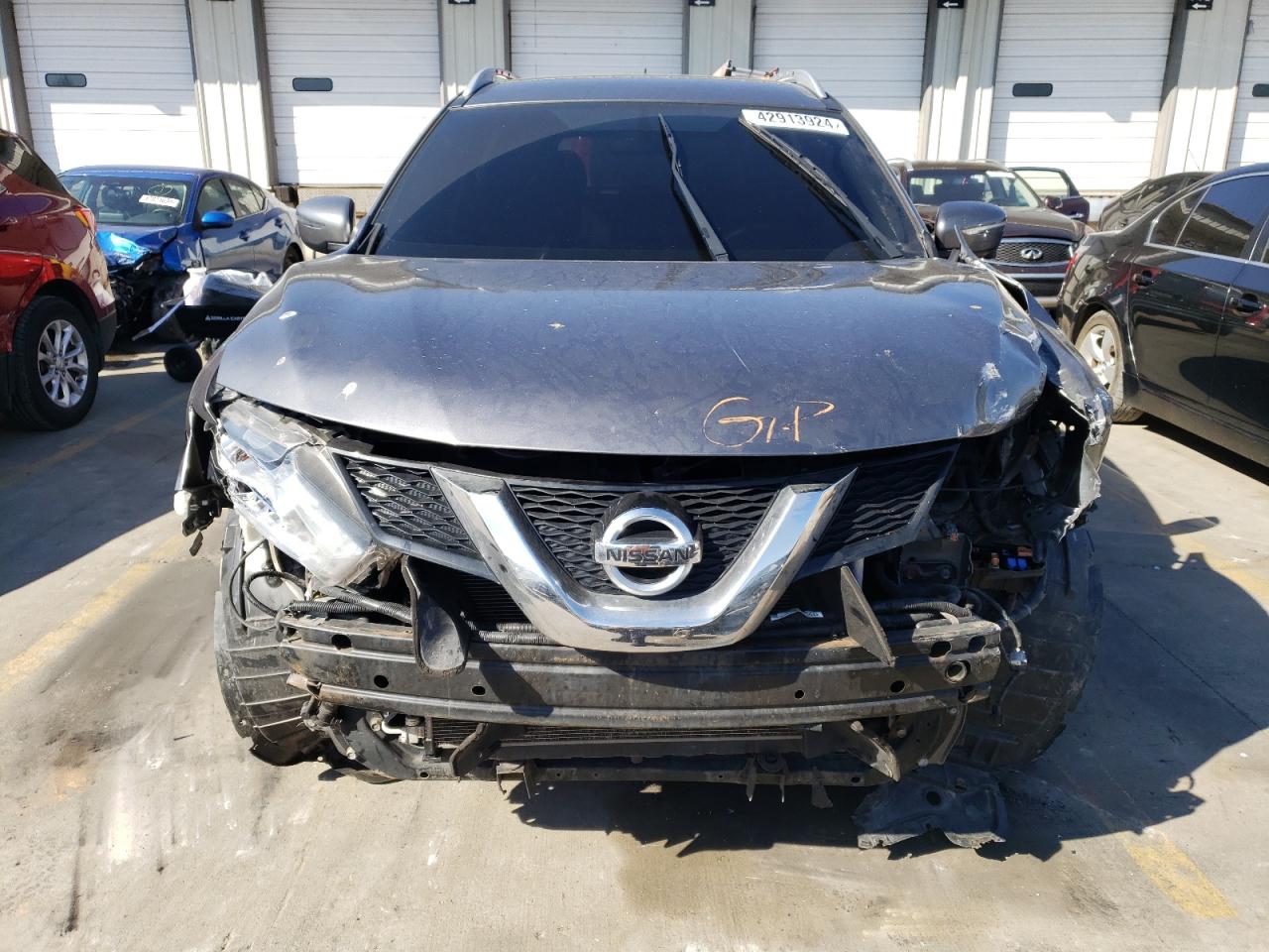 2016 Nissan Rogue S vin: KNMAT2MVXGP696591