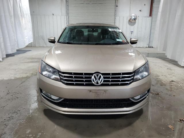 2015 Volkswagen Passat Sel VIN: 1VWCM7A32FC027837 Lot: 41212164