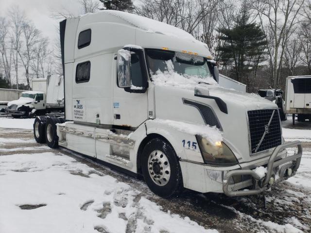 Lot #2340585959 2016 VOLVO VN VNL salvage car