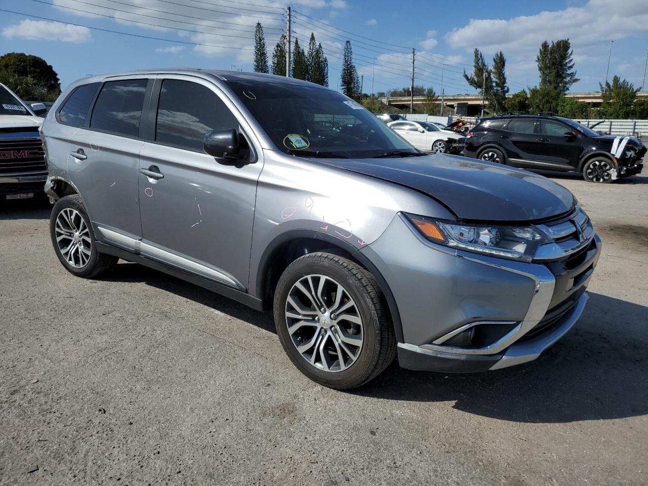 JA4AD2A38HZ001234 2017 Mitsubishi Outlander Es