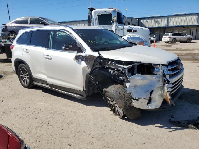 VIN 5TDKZRFH0KS558530 2019 Toyota Highlander, SE no.4