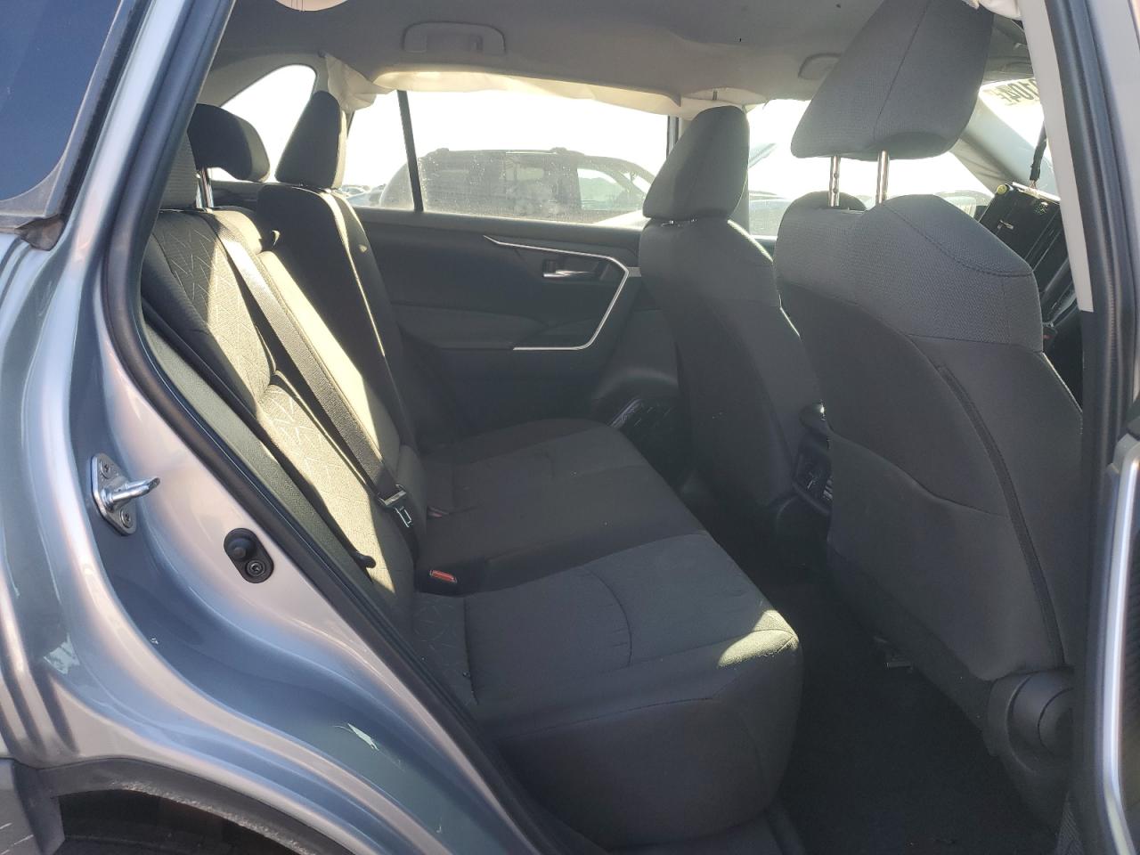 2T3P1RFV7NW277038 2022 Toyota Rav4 Xle