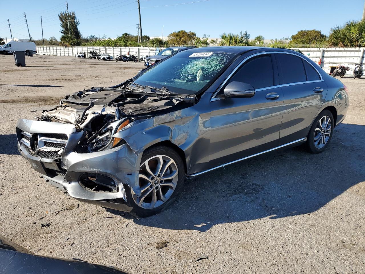 55SWF4KB9HU220828 2017 Mercedes-Benz C 300 4Matic